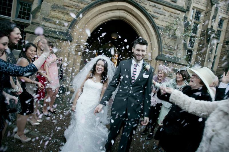Gratuitus confetti shot - arriving at Jesmond Dene House