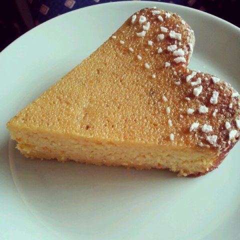 A perfect piece of my heart - armenian orange and almond cake