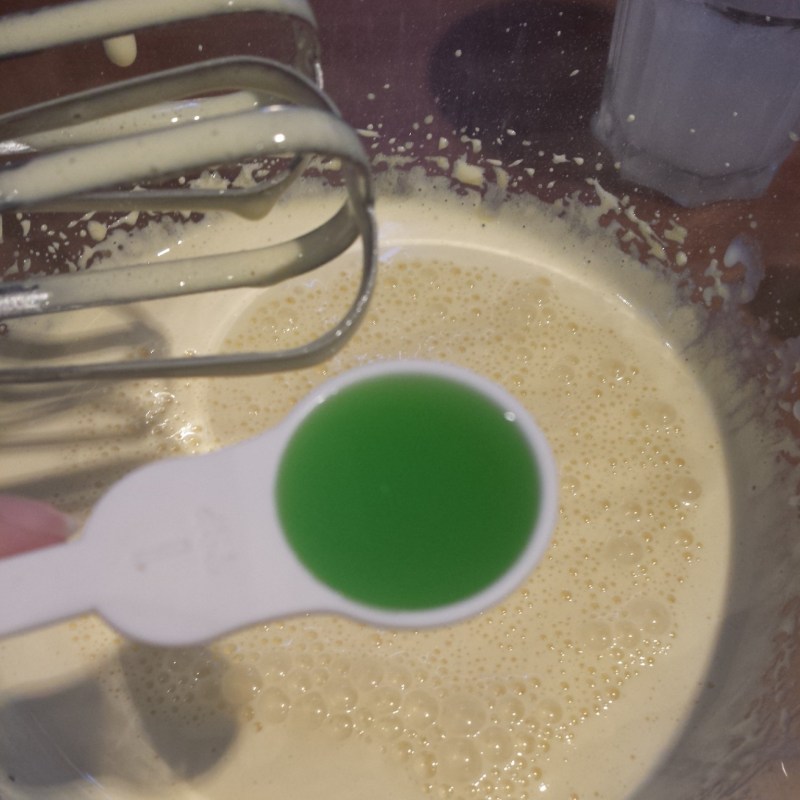 Adding the Pandan Essence