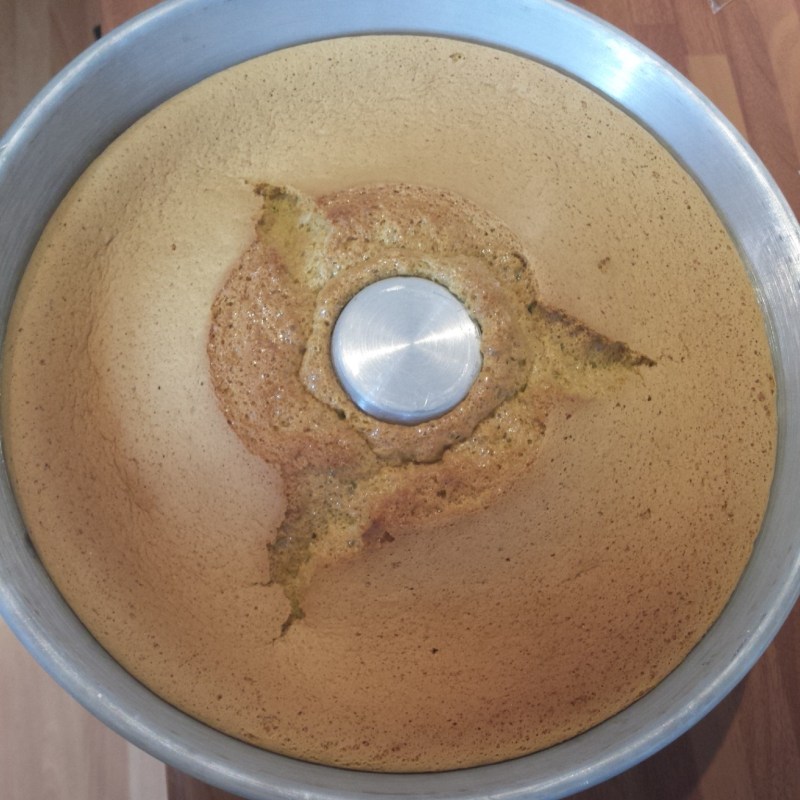 The enormous Pandan Chiffon Cake!