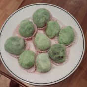 The first batch - I had rolled some too thin so the red bean paste is lurking periliiously close to the surface of some mochi