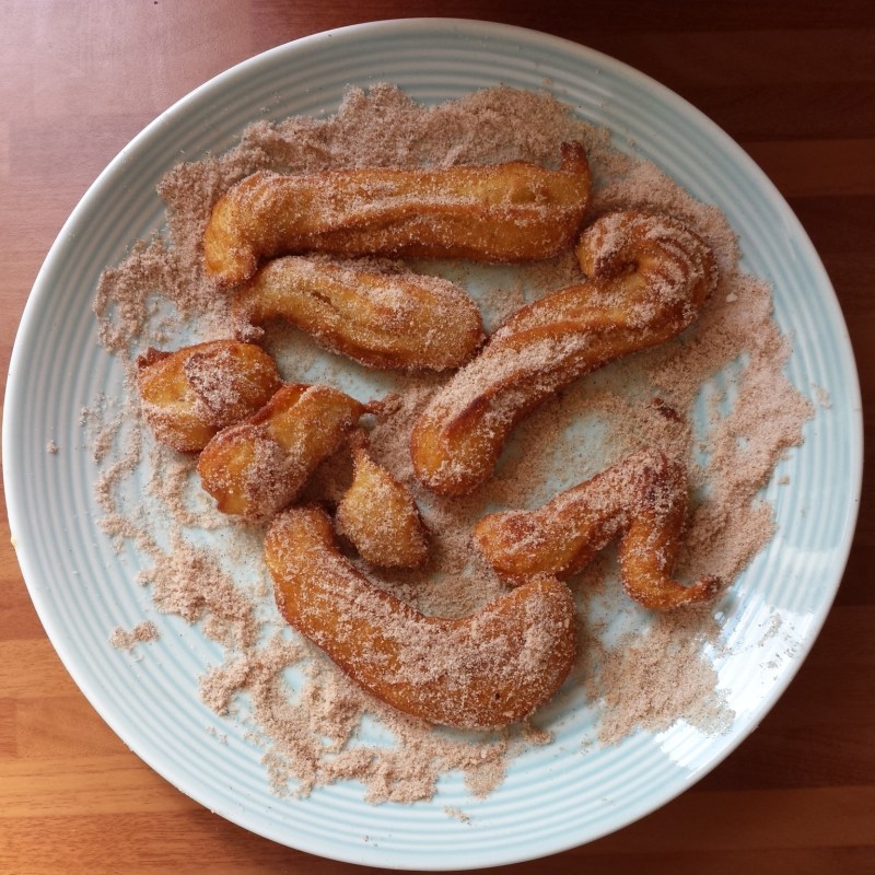 A good cinnamon sand coating is required churros recipe